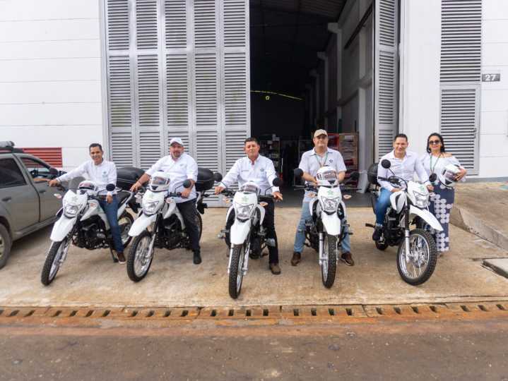 El Sena Caquetá entrego motos a instructores para llegar a zonas apartadas