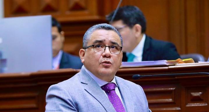 Congreso pide a premier Arana explicar designación de Juan José Santiváñez
