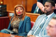 $75,000 en sobornos: acusan a ex aliada del alcalde de Nueva York; otra “dio dinero” a una reportera