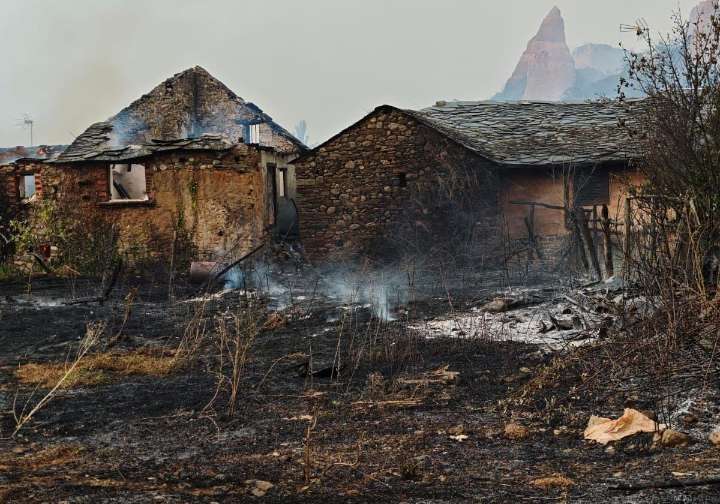 Del infierno a la desolación en Las Médulas: «No queda nada más que arder»