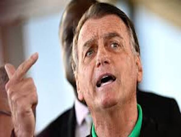 Ordenan arresto domiciliario a Bolsonaro por violar restricciones: Brasil