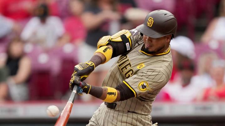 Luis Arráez se metió de nuevo entre los 10 mejores bateadores de la Nacional
