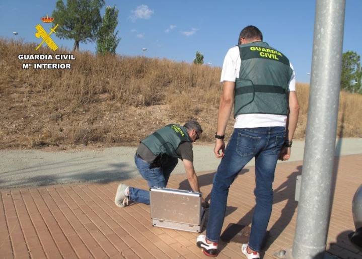Los tres detenidos por sustraer cable de cobre del alumbrado de Albacete contaban con numerosos antecedentes Efectivos del Equipo de Investigación de la Guardia Civil de Albacete, en el marco de la op