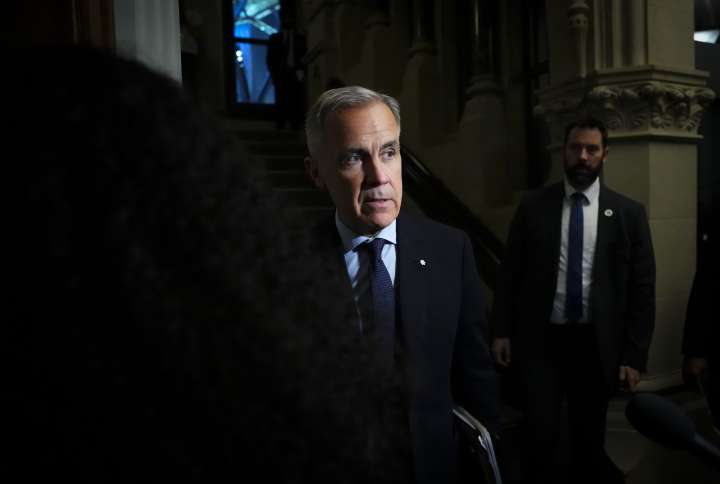 Carney ‘disappointed’ by Air Canada impasse, urges both sides to reach a deal