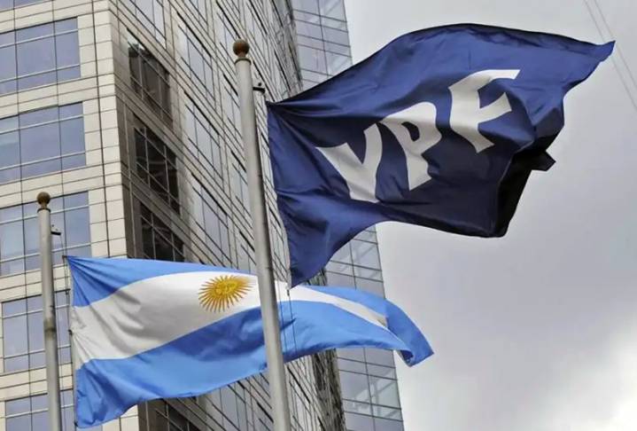 Otra sentencia a favor de Argentina en el caso YPF: Irlanda frenó a los buitres