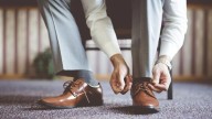 El zapato Oxford de Clarks que redefine la elegancia masculina: discreto, cómodo y con mucho estilo