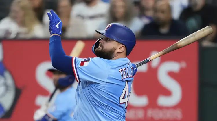Rangers barren a Guardianes con triunfo de 5-0 y jonrones de Téllez y Pederson