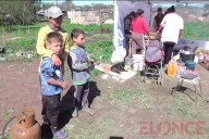 Vecinos afectados por el temporal organizaron una olla popular en barrio Illia