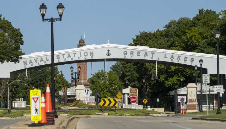 Trump’s planned Chicago blitz would use naval base to house ICE agents, possibly National Guard