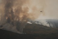 Última hora de los incendios en España, en directo | Heridos graves en un accidente de tráfico dos militares de un dispositivo contra los incendios en Ourense