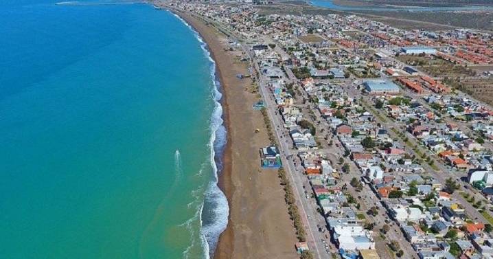 Mapa | Dónde queda la playa de la Patagonia elegida por rodanteros de motorhomes y qué se puede hacer