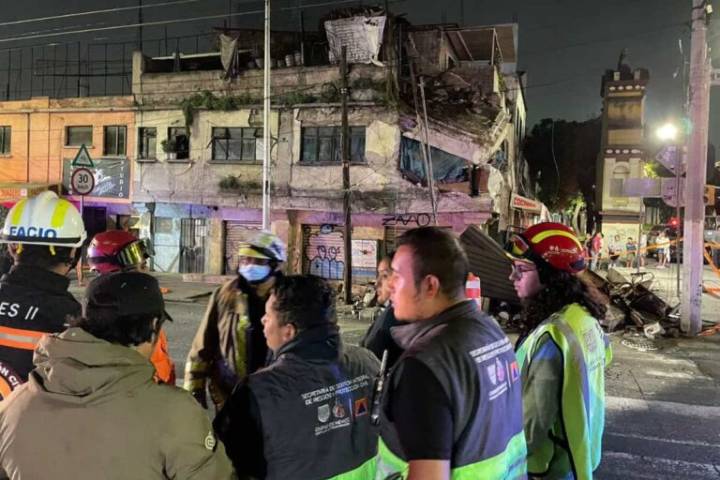 Tragedia en la Ciudad de México: Se derrumba una casa de 80 años en plena madrugada