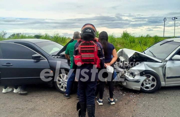 Dos vehículos colisionaron en la carretera nacional El Tigre – Cantaura cobrando la vida de una conductora