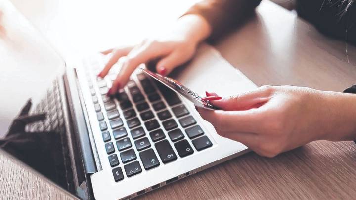 Ecommerce en alza y con pasaporte: el 8 % de los argentinos realizó operaciones internacionales por primera vez en 2025