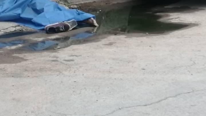 Hombre muere mientras destapaba un registro de drenaje en Gómez Palacio