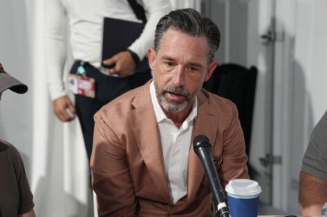 Kyle Shanahan Warns 49ers Veterans as San Francisco HC to Make Big Roster Changes Kyle Shanahan makes bold moves as 49ers face roster overhaul. Can his youth movement revive their title hopes? Komal 6