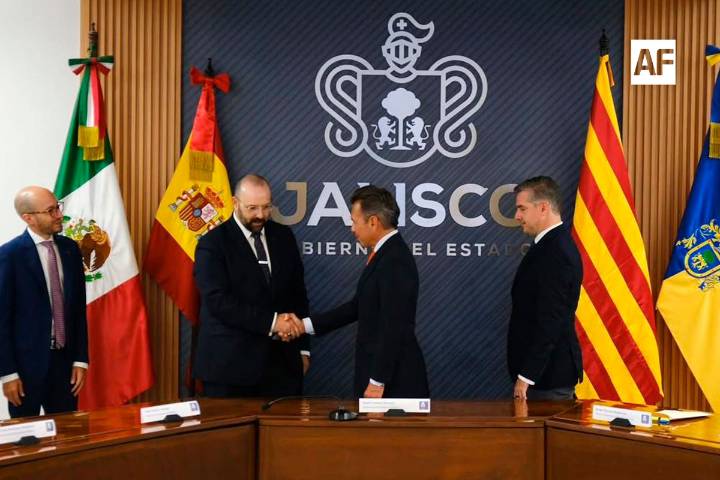 Gobernador de Jalisco se reúne con delegación de Cataluña, España, en preparativos para la FIL