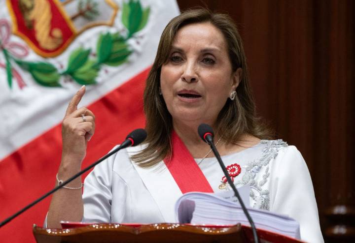 Presidenta de Perú pide a Colombia evitar la confrontación y mantener la paz fronteriza