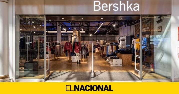 La camisa más vendida de Bershka tiene bordados románticos y aire vintage irresistible
