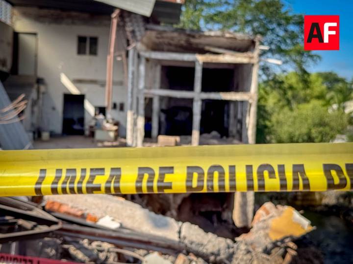 Colapsa histórico edificio del extinto periódico El Mundo Desde Colima