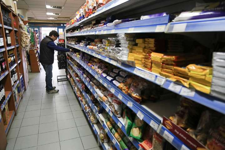 Las ventas minoristas siguen en caída: en julio disminuyeron un 2% frente a junio y un 5,7% interanual