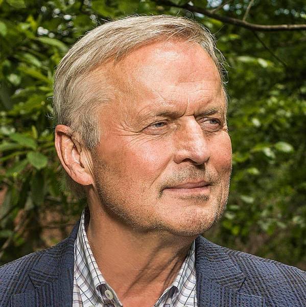 John Grisham and Chuck Schumer to headline MJCCA book festival