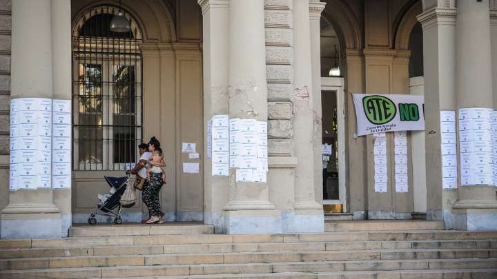 Hospital Bonaparte: ruidazo y reclamos por la falta de medicamentos