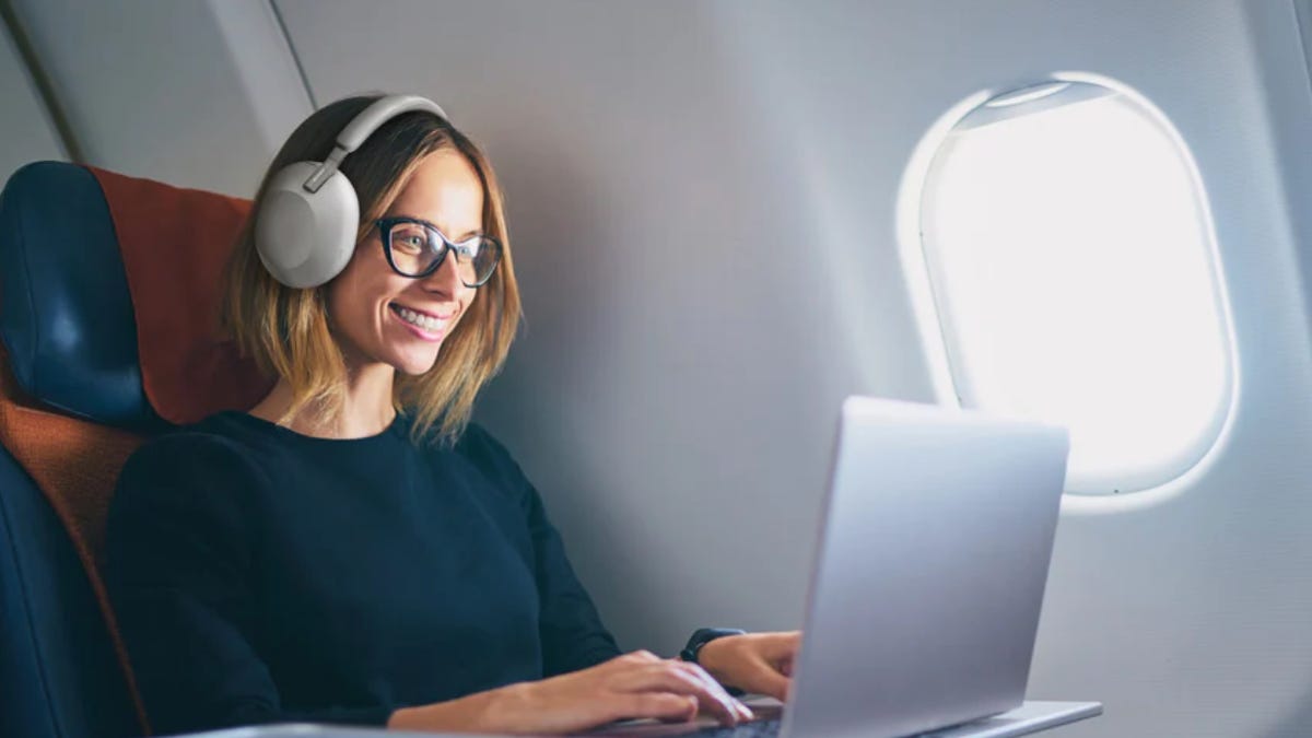 Best Travel Headphones for 2025