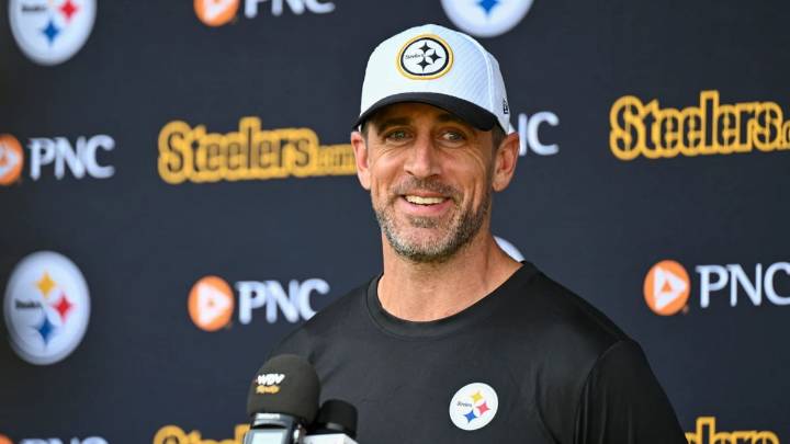 $115M College Football Coach Publicly Mocks Steelers’ Aaron Rodgers As QB Struggles To Erase Stigma Aaron Rodgers got a public jab from a college football coach, as his growing age becomes a roadblock