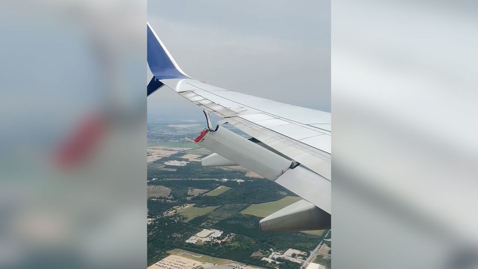 Parte del ala de Delta Air Lines 737 se rompe durante el planeo