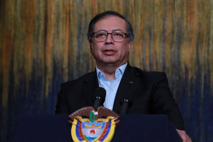 Petro acusa a Perú de “copar” territorio colombiano