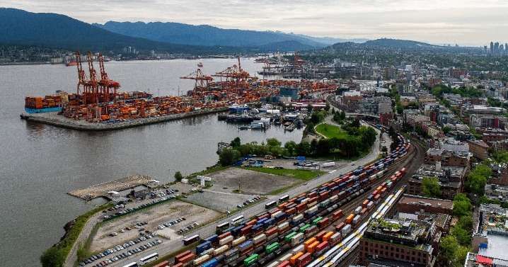 Economía de Canadá se contrae 1.6%; aranceles de Trump ‘aplastan’ exportaciones