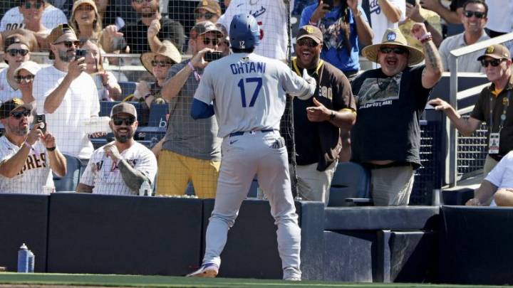 Shohei Ohtani high-fives heckler after hitting 45th home run of season