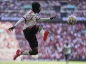 Liverpool pierde a Frimpong varias semanas por lesión