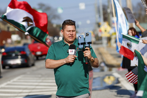 Abogados piden liberar a periodista hispano detenido en Atlanta por autoridades de inmigración