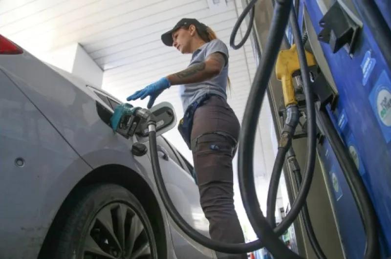 Combustibles: el impuesto se ajustará por inflación y se vienen más aumentos