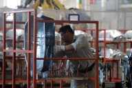 Volkswagen pacta aumento salarial del 4% para evitar huelga en México