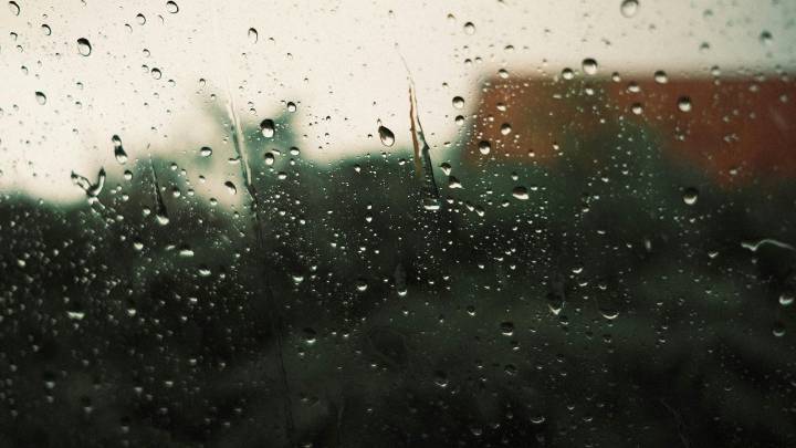 La Aemet activa avisos naranjas por lluvias y tormentas para la tarde de este domingo: estas son las provincias afectadas