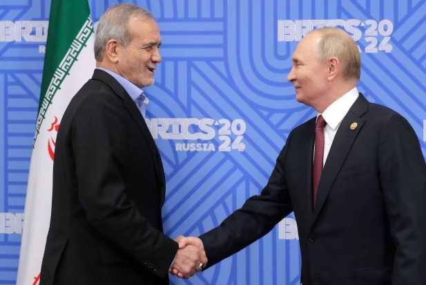 Irán aborda con Rusia su programa nuclear antes de reunirse con países europeos