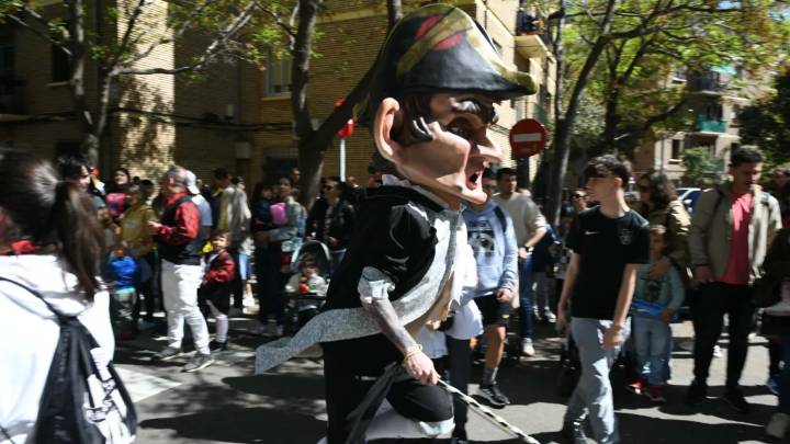 Zaragoza desautoriza "por primera vez en 40 años" dos salidas de cabezudos en este barrio