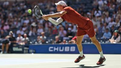 El número uno mundial Jannik Sinner avanzó a los octavos de final del US Open