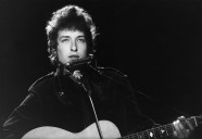 Folk rock legend plays controversial song for first time in nearly a decade
