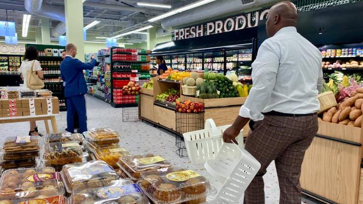 New Downtown Atlanta grocery store opens address food insecurity