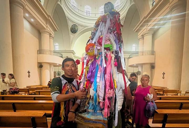 Santiago, el peregrino guadalupano, está en La Paz y se prepara para llegar a Los Cabos