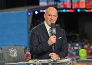 Legendary ESPN anchor set to make return
