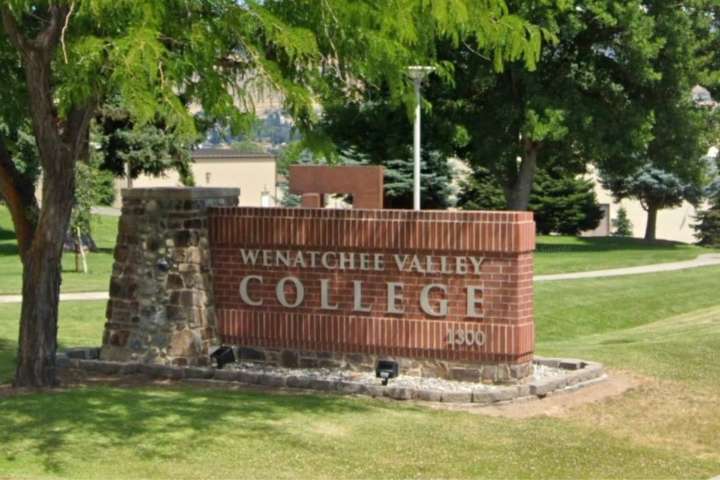 Wenatchee College Faces Accreditation Deadline
