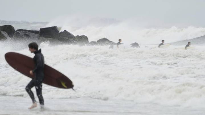 Strong winds and waves batter Nantucket, Martha’s Vineyard as Hurricane Erin moves out to the sea
