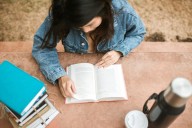 Cada vez hay menos personas que leen libros por placer y eso tiene preocupados a los científicos