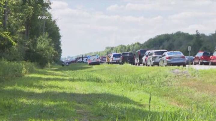 Rollover crash involving tour bus on the New York Thruway leaves several injured