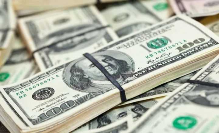 El dólar oficial volvió a caer y toca un mínimo de agosto